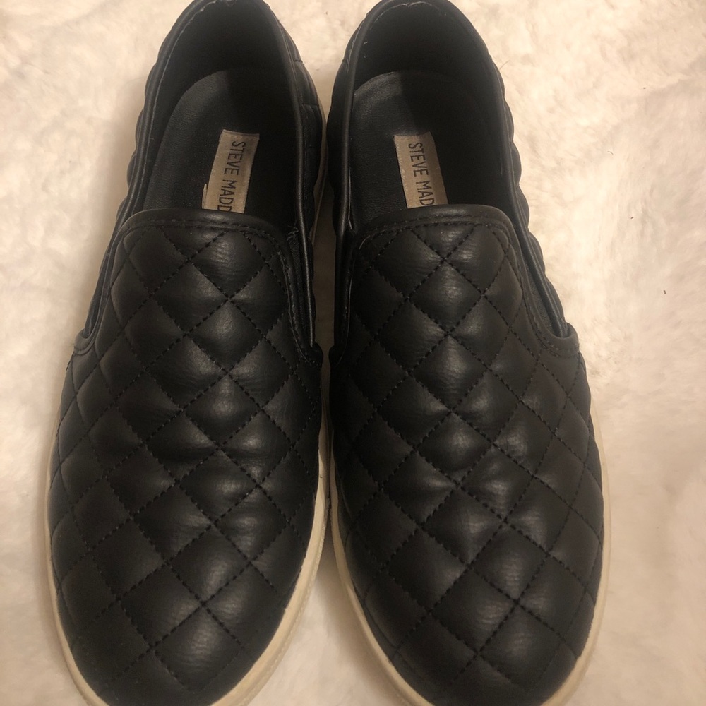 steve madden slip on’s